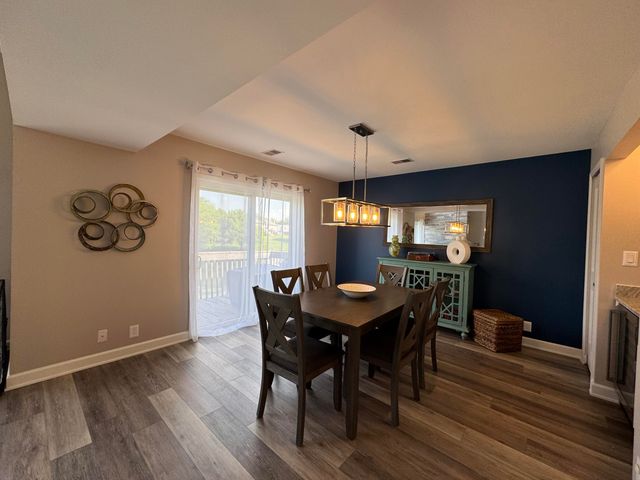 1300 Winding Ridge Lane D8, Valparaiso, IN 46383