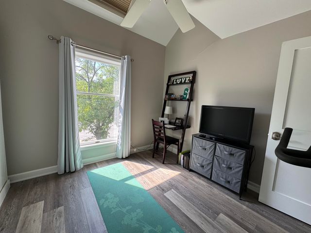 1300 Winding Ridge Lane D8, Valparaiso, IN 46383