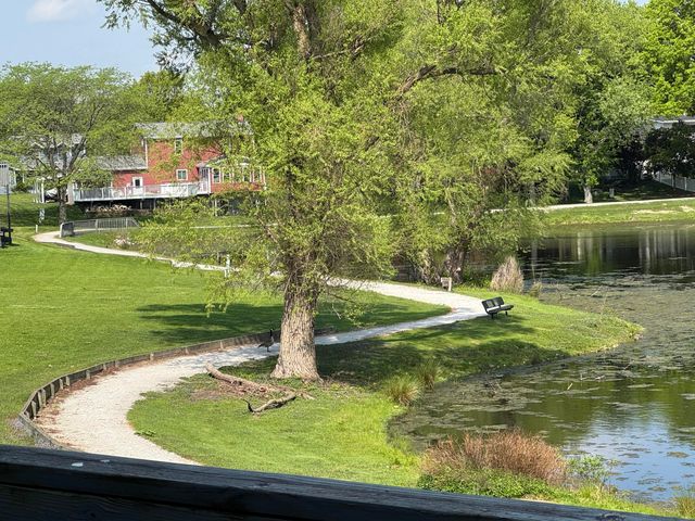 1300 Winding Ridge Lane D8, Valparaiso, IN 46383