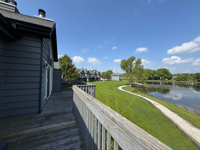 1300 Winding Ridge Lane D8, Valparaiso, IN 46383