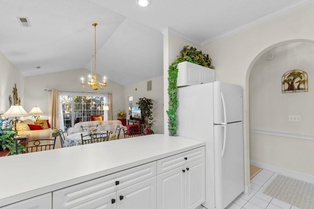 4191 Hibiscus Dr Apt 301, Little River, SC 29566