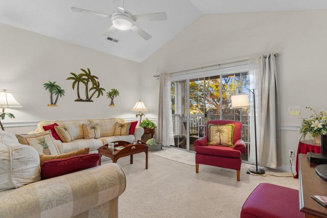 4191 Hibiscus Dr Apt 301, Little River, SC 29566