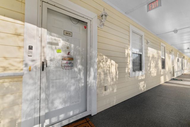 4191 Hibiscus Dr Apt 301, Little River, SC 29566