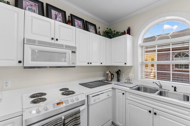 4191 Hibiscus Dr Apt 301, Little River, SC 29566