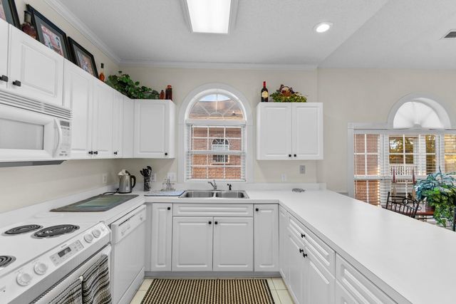 4191 Hibiscus Dr Apt 301, Little River, SC 29566