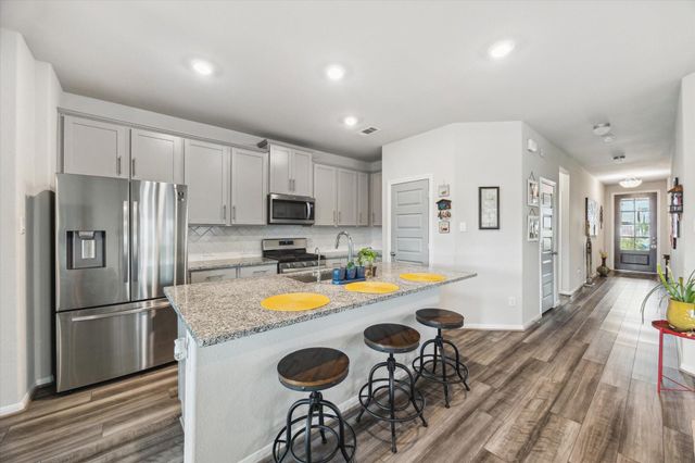 13309 Emerald Mallard Drive, Texas City, TX 77568