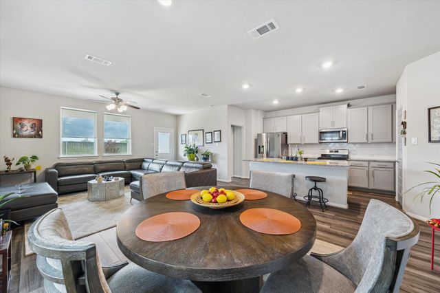 13309 Emerald Mallard Drive, Texas City, TX 77568