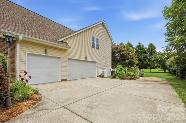 1111 Applegate Parkway, Waxhaw, NC 28173