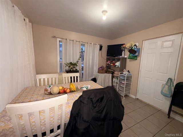 20 Lawn Avenue, New Rochelle, NY 10801