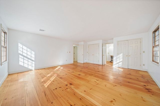 107 Henry St, Uxbridge, MA 01569