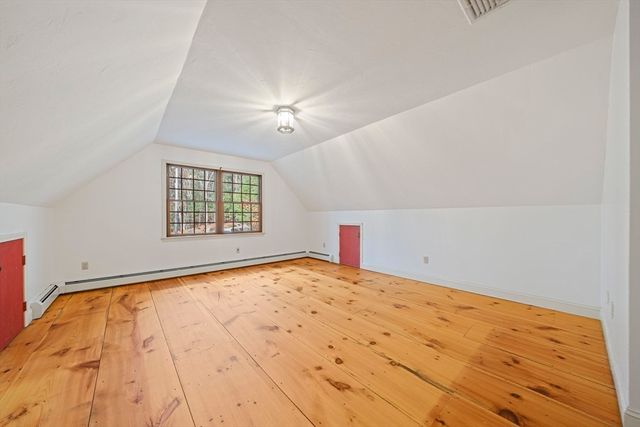 107 Henry St, Uxbridge, MA 01569