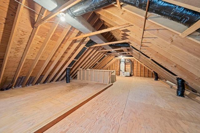 107 Henry St, Uxbridge, MA 01569