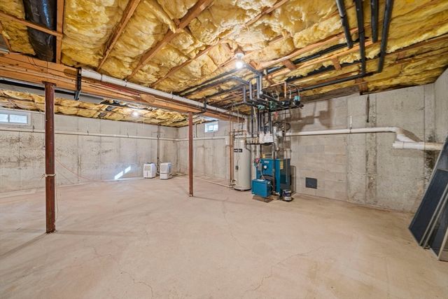 107 Henry St, Uxbridge, MA 01569