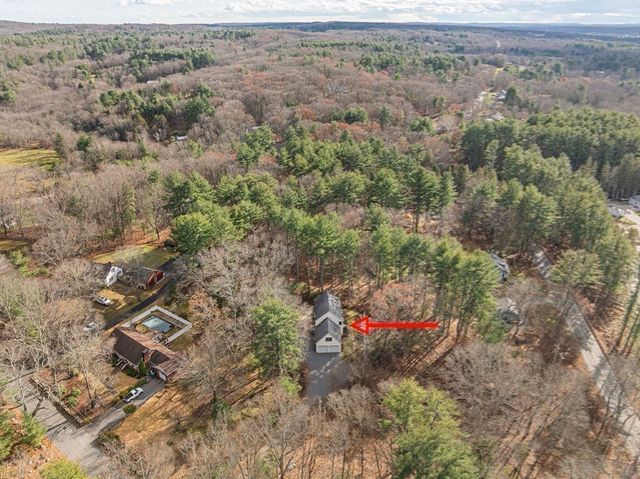 107 Henry St, Uxbridge, MA 01569