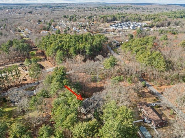 107 Henry St, Uxbridge, MA 01569