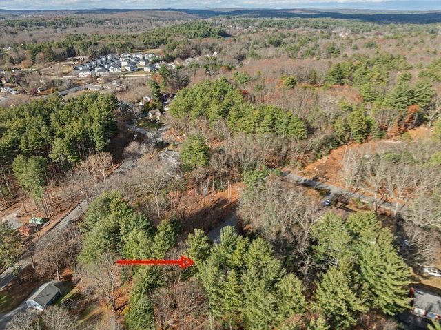 107 Henry St, Uxbridge, MA 01569