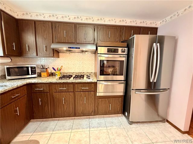 229 Windmill Road, West Seneca, NY 14218