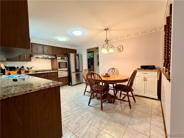 229 Windmill Road, West Seneca, NY 14218