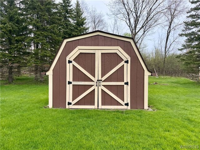 229 Windmill Road, West Seneca, NY 14218
