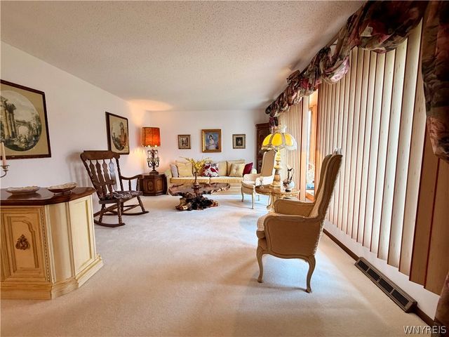 229 Windmill Road, West Seneca, NY 14218