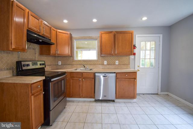 666 MANATAWNY ST, Pottstown, PA 19464