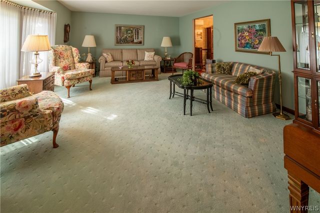 42 Carriage Circle, Amherst, NY 14221