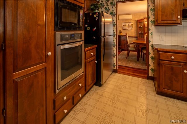 42 Carriage Circle, Amherst, NY 14221