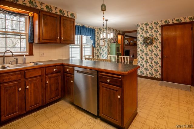 42 Carriage Circle, Amherst, NY 14221