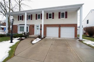 42 Carriage Circle, Amherst, NY 14221