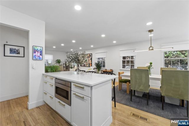 4 Lois Avenue, Demarest, NJ 07627