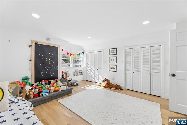 4 Lois Avenue, Demarest, NJ 07627