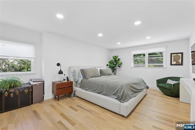 4 Lois Avenue, Demarest, NJ 07627