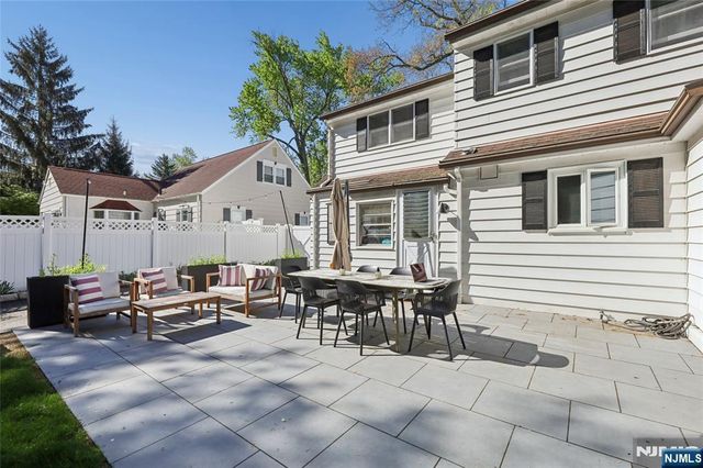 4 Lois Avenue, Demarest, NJ 07627