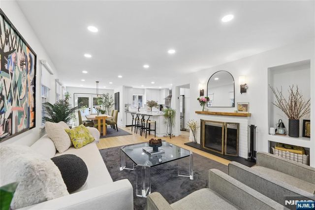 4 Lois Avenue, Demarest, NJ 07627