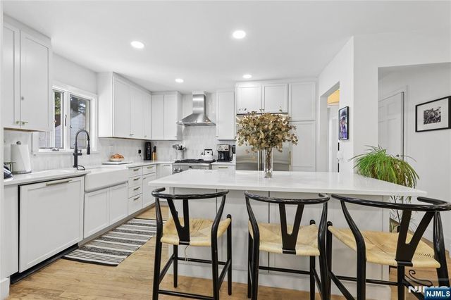 4 Lois Avenue, Demarest, NJ 07627