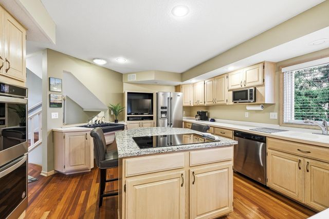 7096 Cahill Road, Edina, MN 55439