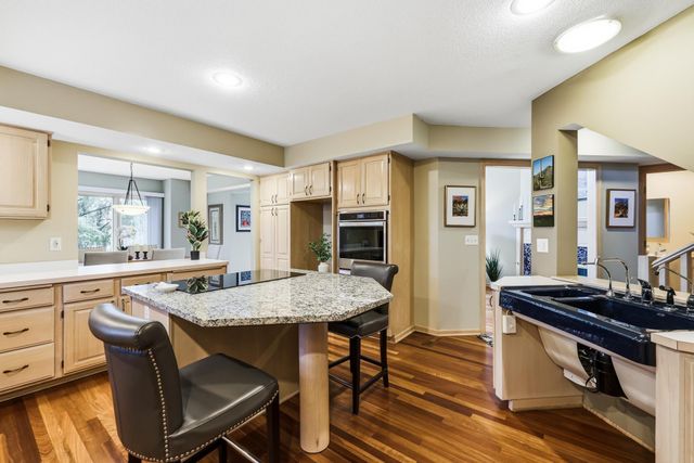 7096 Cahill Road, Edina, MN 55439