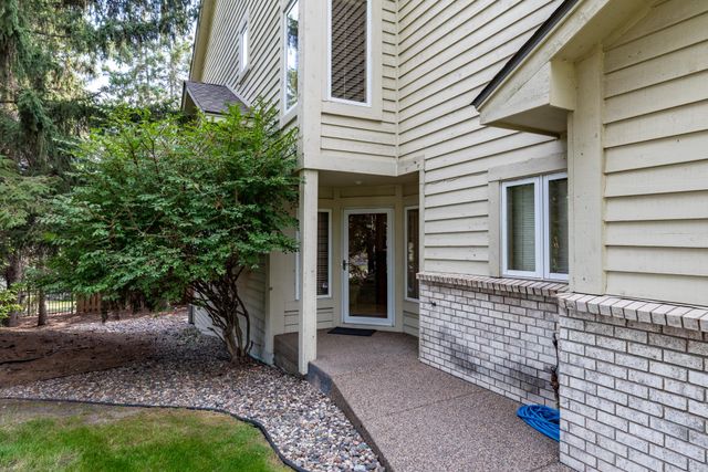 7096 Cahill Road, Edina, MN 55439