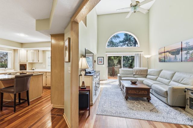 7096 Cahill Road, Edina, MN 55439