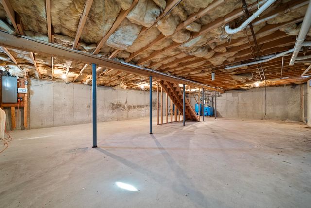 100 School Street, Salem, NH 03079