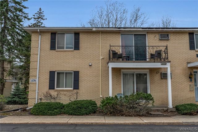 1176 Indian Church Road 27, West Seneca, NY 14224