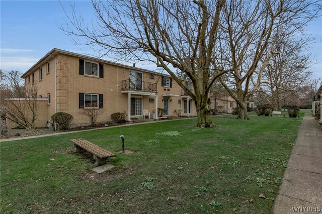 1176 Indian Church Road 27, West Seneca, NY 14224