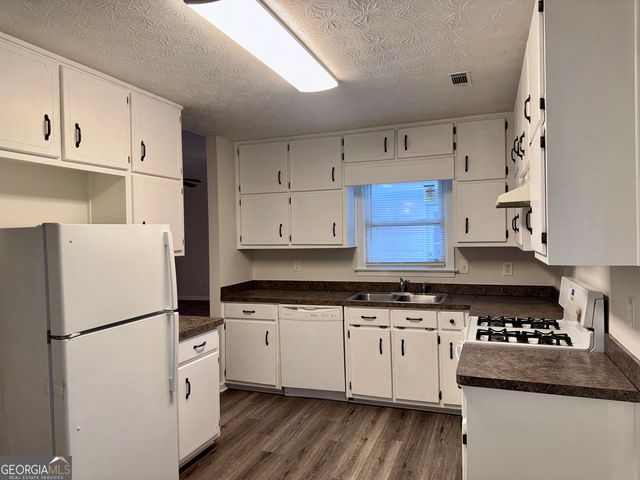 1052 Terance Avenue, Jonesboro, GA 30238
