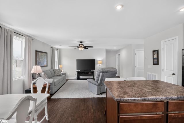 744 Parkside Drive, Woodruff, SC 29388
