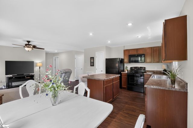 744 Parkside Drive, Woodruff, SC 29388