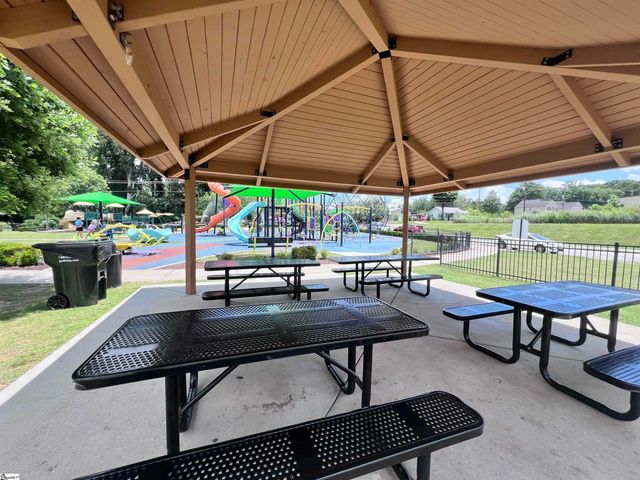 744 Parkside Drive, Woodruff, SC 29388