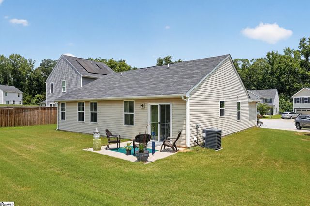 744 Parkside Drive, Woodruff, SC 29388