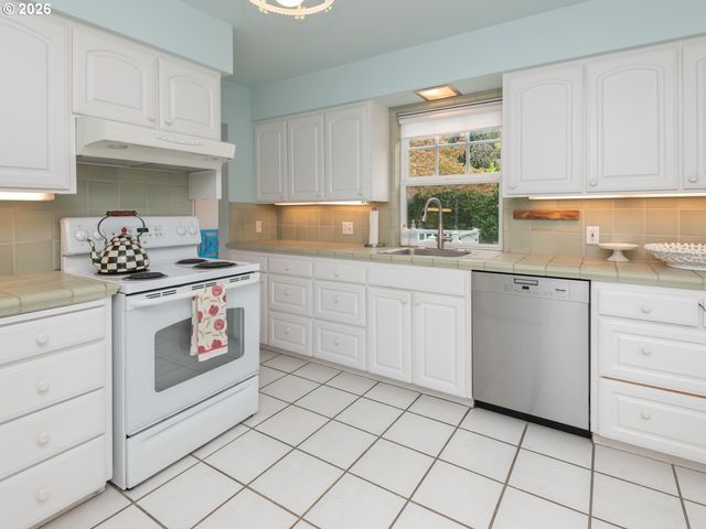 2633 Ne 14TH Ave, Portland, OR 97212
