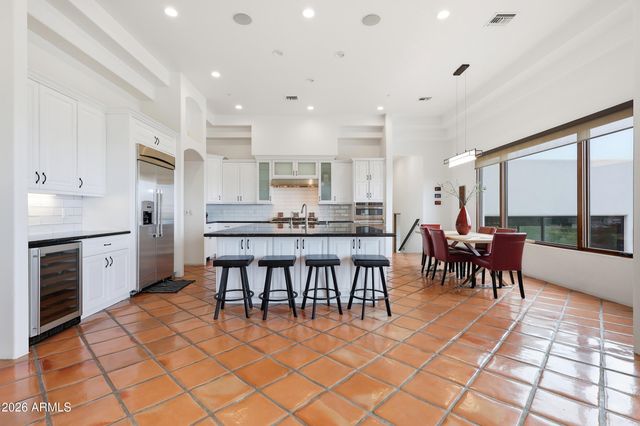 12558 N FOUNTAIN HILLS Boulevard, Fountain Hills, AZ 85268