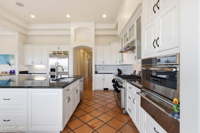 12558 N FOUNTAIN HILLS Boulevard, Fountain Hills, AZ 85268